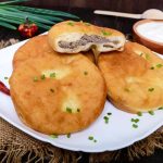 Как да приготвяме беляши без месене: 3 рецепти за мързеливи